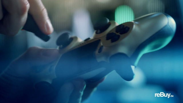 Video Reference: Blue, Organism, Hand, Macro photography, Electric blue, Photography, Finger, Plant, Violin, Musical instrument