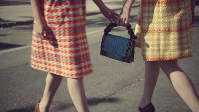 Video Reference: Plaid, Tartan, Clothing, Human leg, Leg, Pattern, Fashion, Street fashion, Footwear, Dress, Person