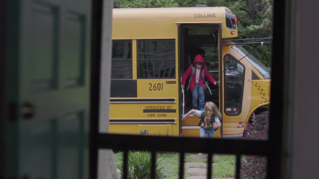 Video Reference: Transport, Mode of transport, Public transport, Yellow, Vehicle, Bus, Metro, Passenger, School bus