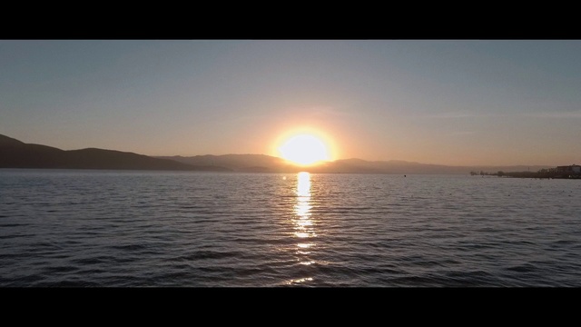 Video Reference: Horizon, Sky, Body of water, Afterglow, Sunrise, Sunset, Sea, Sun, Water, Water resources