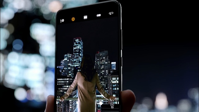 Video Reference: Gadget, Smartphone, Human settlement, Mobile phone, City, Communication Device, Urban area, Technology, Portable communications device, Night