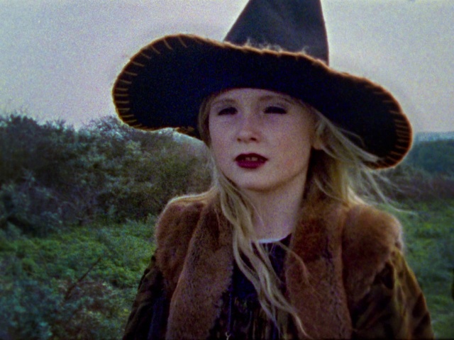 Video Reference: Clothing, Hat, Beauty, Fashion accessory, Headgear, Smile, Fur, Photography, Vintage clothing, Portrait