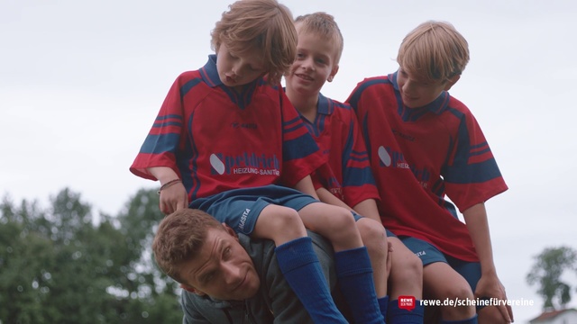 Video Reference: People, Sitting, Child, Fun, Leisure, Sibling, Play