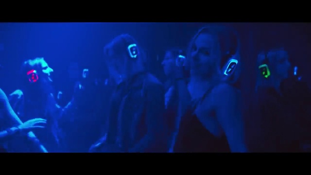 Video Reference: Performance, Entertainment, Blue, Light, Nightclub, Music venue, Violet, Purple, Electric blue, Event