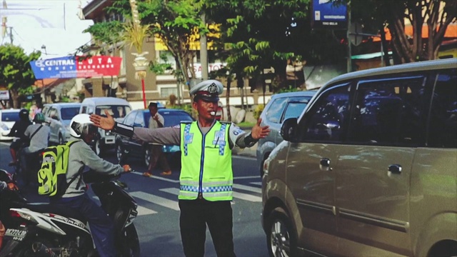 Video Reference: Car, Tire, Wheel, Land vehicle, Vehicle, Motor vehicle, High-visibility clothing, Helmet, Automotive tire, Infrastructure