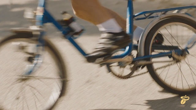 Video Reference: Bicycle wheel, Bicycle part, Bicycle tire, Bicycle, Bicycle drivetrain part, Spoke, Bicycle frame, Bicycle pedal, Vehicle, Bicycle fork, Person