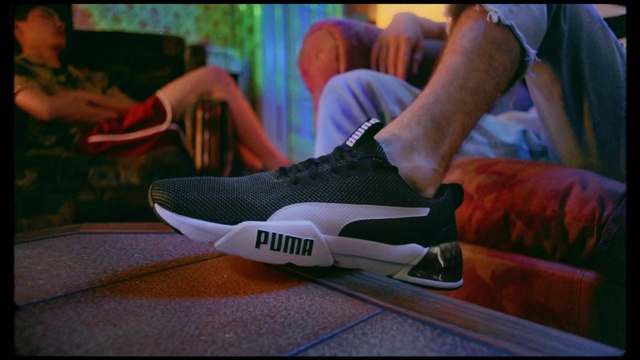 Video Reference: Footwear, Shoe, Sneakers, Nike free, Sportswear, Carmine, Athletic shoe, Skate shoe, Outdoor shoe