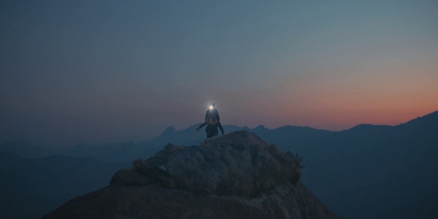 Video Reference: Sky, Atmospheric phenomenon, Mountainous landforms, Light, Mountain, Summit, Mountain range, Ridge, Horizon, Atmosphere