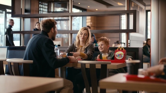 Video Reference: Restaurant, Fun, Event, Coffeehouse, Café, Room, Cafeteria, Brunch, Interior design, Lunch, Person