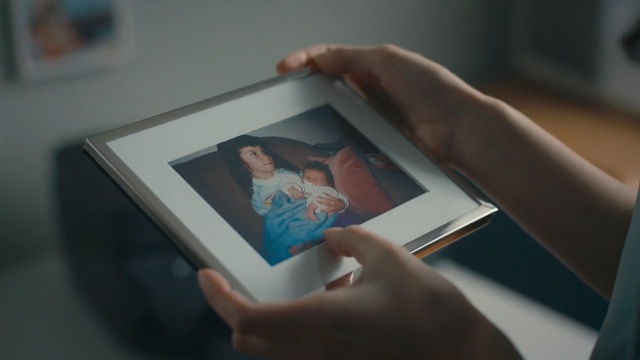 Video Reference: Ipad, Hand, Finger, Technology, Electronic device, Illustration, Gadget, Art, Nail