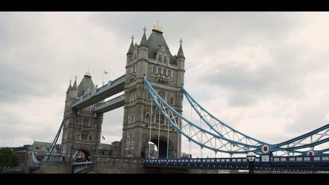Video Reference: Landmark, Bridge, Architecture, Sky, Suspension bridge, Building, Urban area, Metropolitan area, Photography, City