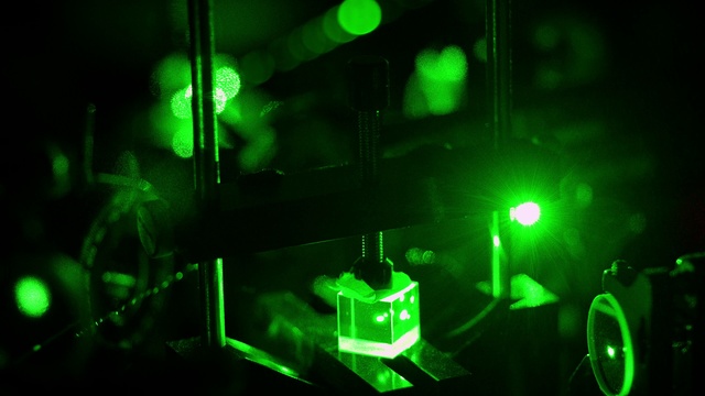 Video Reference: Green, Visual effect lighting, Light, Electronics, Lighting, Technology, Laser, Performance, Optoelectronics, Room