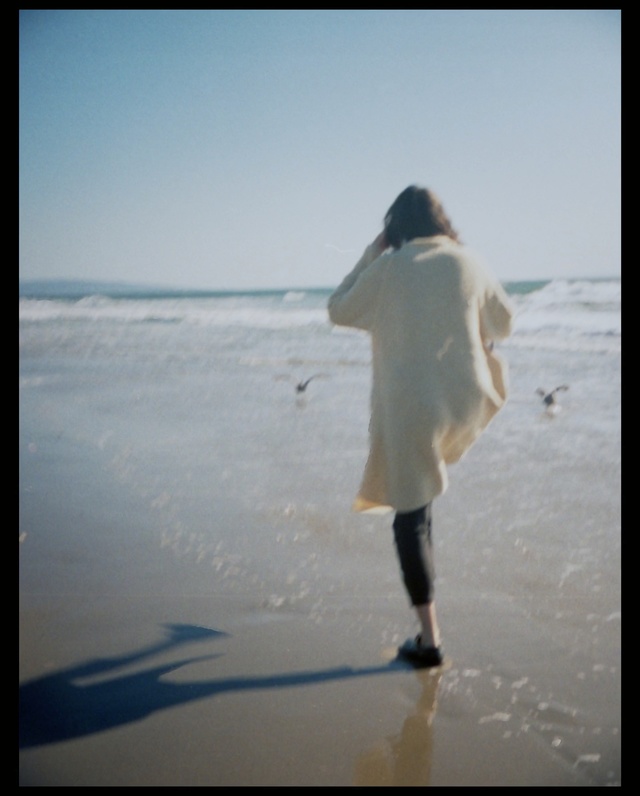 Video Reference: sea, sky, ocean, water, shore, beach, vacation, fun, horizon, wave, Person