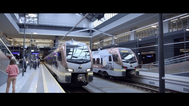 Video Reference: Land vehicle, Vehicle, Transport, Mode of transport, Rolling stock, Train, Railway, Public transport, Train station, High-speed rail