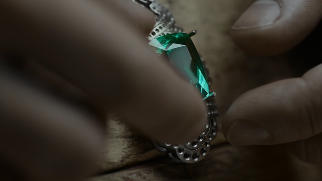 Video Reference: Green, Fashion accessory, Emerald, Jewellery, Turquoise, Bracelet, Gemstone, Hand, Turquoise, Finger