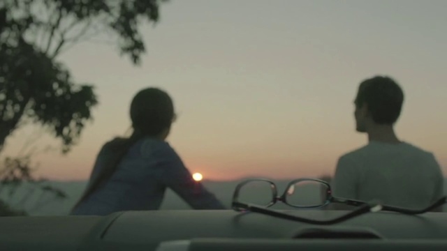 Video Reference: Photograph, Atmospheric phenomenon, Morning, Sky, Fun, Snapshot, Sunlight, Sitting, Photography, Evening