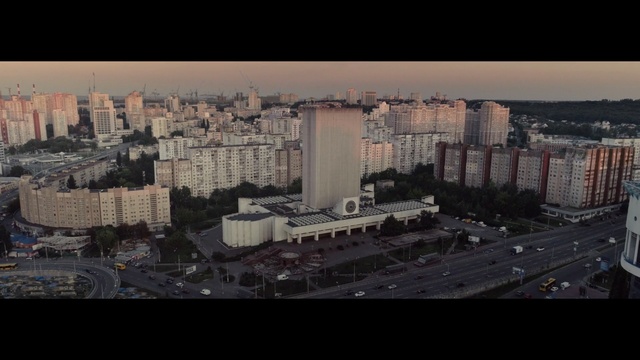Video Reference: urban area, city, cityscape, metropolis, metropolitan area, sky, skyline, landmark, skyscraper, downtown