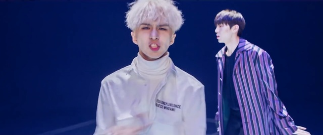 Video Reference: performance, fashion, stage, human, pop music, fun, performing arts, product, fashion design, music artist, Person