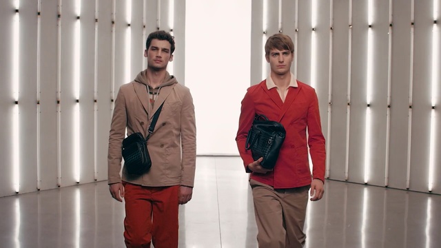 Video Reference: Shoulder, Standing, Sleeve, Fashion design, Person