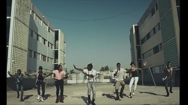 Video Reference: City, Pedestrian, Residential area, Building, Walking, Dance, Person