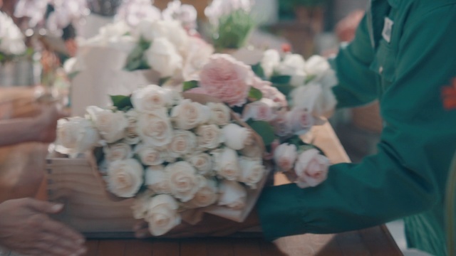 Video Reference: Bouquet, Flower, Cut flowers, Pink, Plant, Floristry, Rose, Flower Arranging, Floral design, Garden roses