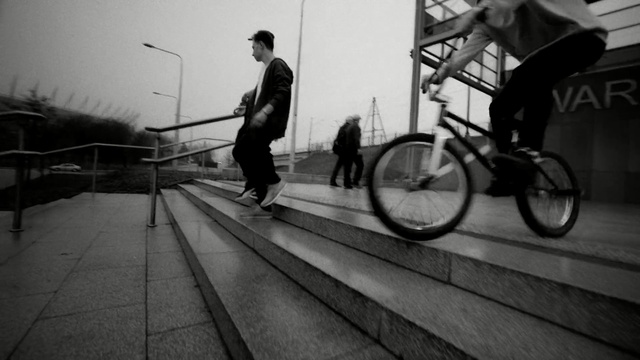 Video Reference: Cycle sport, Black-and-white, Bicycle, Snapshot, Monochrome, Mode of transport, Vehicle, Freestyle bmx, Photography, Monochrome photography