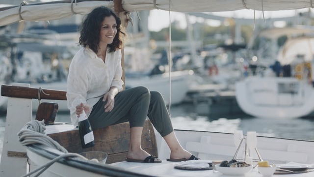 Video Reference: vehicle, boat, girl, vacation, Person