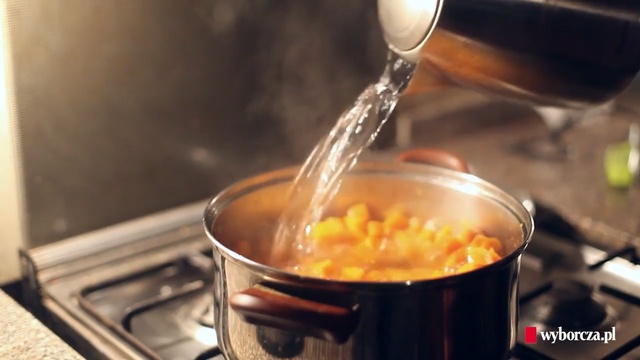 Video Reference: Food, Dish, Cuisine, Ingredient, Recipe, Soup, Gravy, Boiling, Produce