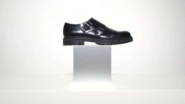 Video Reference: footwear, shoe, product, outdoor shoe, brand