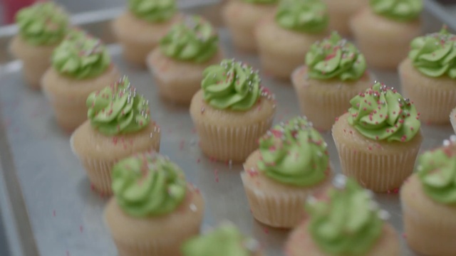 Video Reference: cupcake, dessert, buttercream, icing, petit four, cake, baking, sweetness, food, muffin