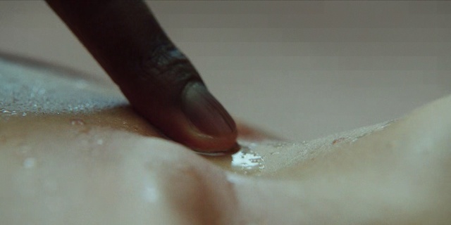 Video Reference: Finger, Skin, Nail, Hand, Close-up, Lip, Material property, Thumb, Lip gloss