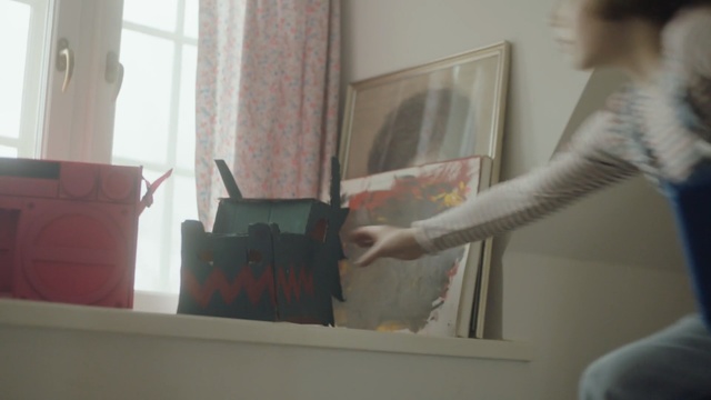 Video Reference: Room, Shoulder, Interior design, Window, Painting, Hand, Art, Visual arts, Mirror, Home