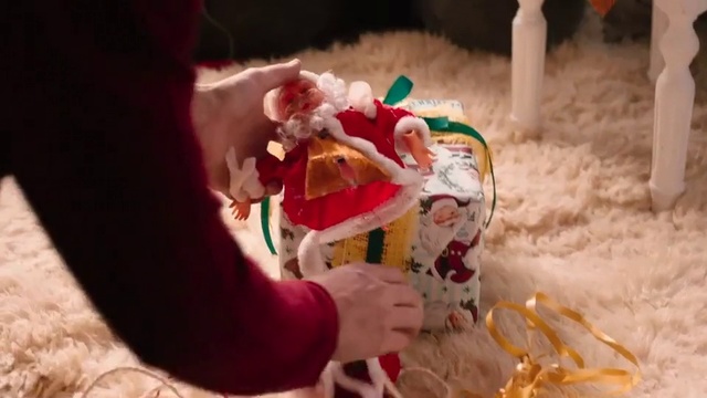 Video Reference: Fun, Tradition, Play, Santa claus, Fictional character, Child, Christmas