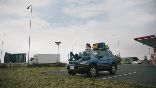 Video Reference: Vehicle, Car, Transport, Mini SUV, Compact sport utility vehicle, Sport utility vehicle, Road, Minivan, Road trip