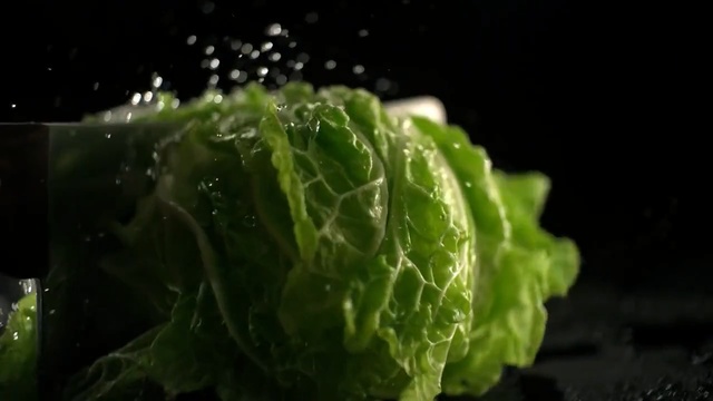 Video Reference: Leaf, Leaf vegetable, Water, Food, Plant, Vegetable, Cruciferous vegetables, Savoy cabbage, Vegetarian food, Flower, Person