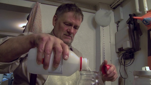 Video Reference: Arm, Finger, Hand, Muscle, Room, Thumb, Flesh