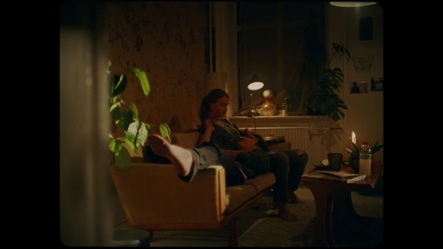 Video Reference: Photograph, Still life photography, Snapshot, Lighting, Sitting, Photography, Fun, Room, Darkness, Art