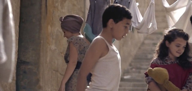 Video Reference: girl, interaction, trunk, abdomen, product, Person