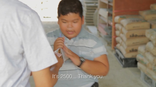 Video Reference: child, day, arm, toddler, product, girl, trunk, smile, infant, Person