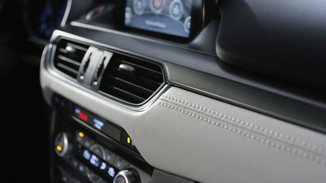 Video Reference: Vehicle, Car, Center console, Executive car, Volvo v40, Volvo cars