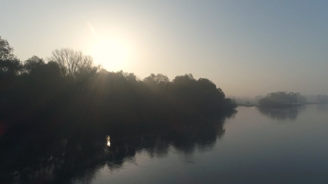 Video Reference: Sky, Atmospheric phenomenon, Reflection, Nature, Water, Mist, Morning, River, Haze, Water resources