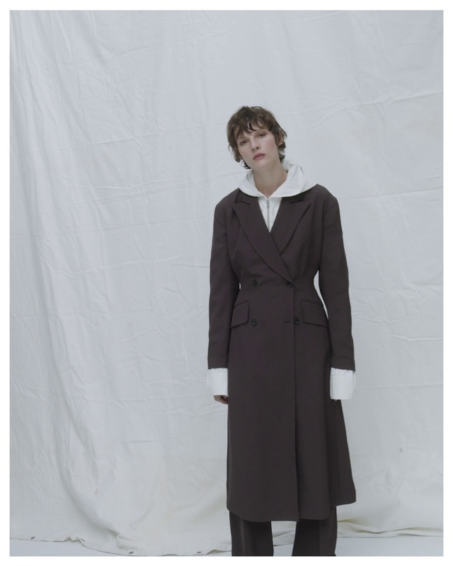 Video Reference: Overcoat, Frock coat, Neck, Sleeve, Dress shirt, Waist, Collar, Street fashion, Trench coat, Fashion design