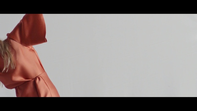 Video Reference: human hair color, shoulder, neck, chin, mouth, arm, girl, joint, muscle, lip