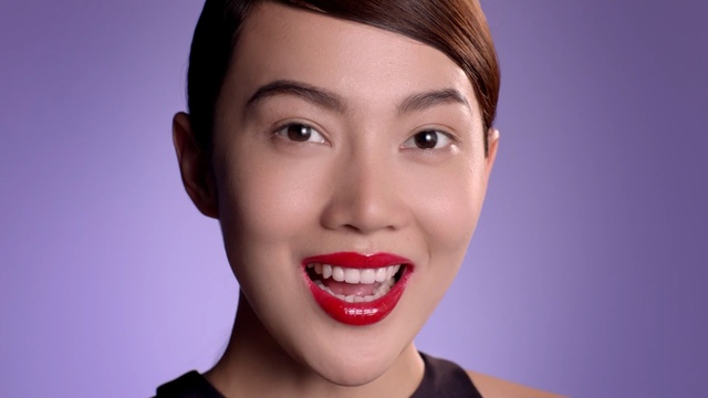 Video Reference: eyebrow, lip, face, facial expression, beauty, skin, cheek, chin, smile, nose, Person