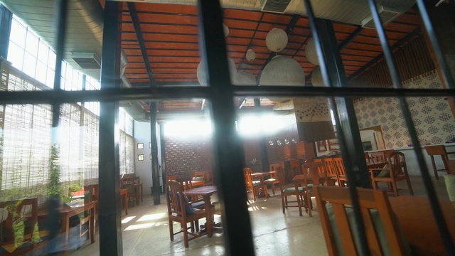 Video Reference: Building, Architecture, Daylighting, Room, Window, Interior design, Loft, House, Glass, Door, Person