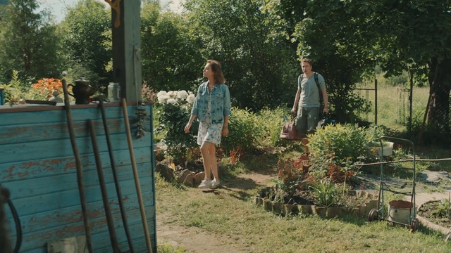 Video Reference: Garden, Botany, Tree, Grass, Adaptation, Plant, Landscape, Plant community, Yard, Recreation