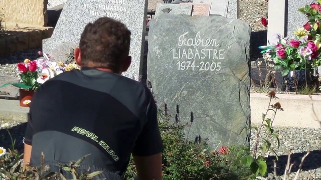 Video Reference: Grave, Headstone, Floral design, Stone carving, Plant, Memorial, Floristry, Stele, Flower Arranging, Rock