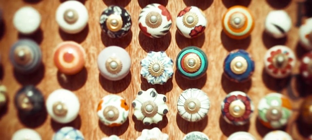 Video Reference: Cupcake, Petit four, Chocolate, Baking, Sweetness, Dessert, Baked goods, Fashion accessory, Cuisine, Food
