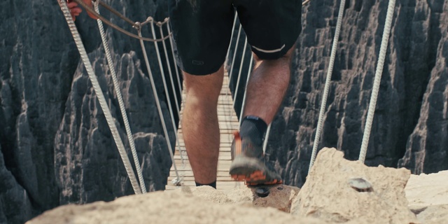 Video Reference: Leg, Human leg, Footwear, Joint, Human body, Calf, Knee, Shoe, Muscle, Sportswear