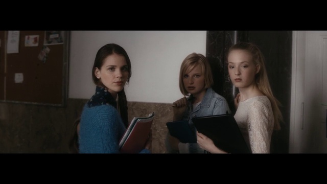 Video Reference: Photograph, Face, People, Facial expression, Social group, Fun, Conversation, Head, Beauty, Skin